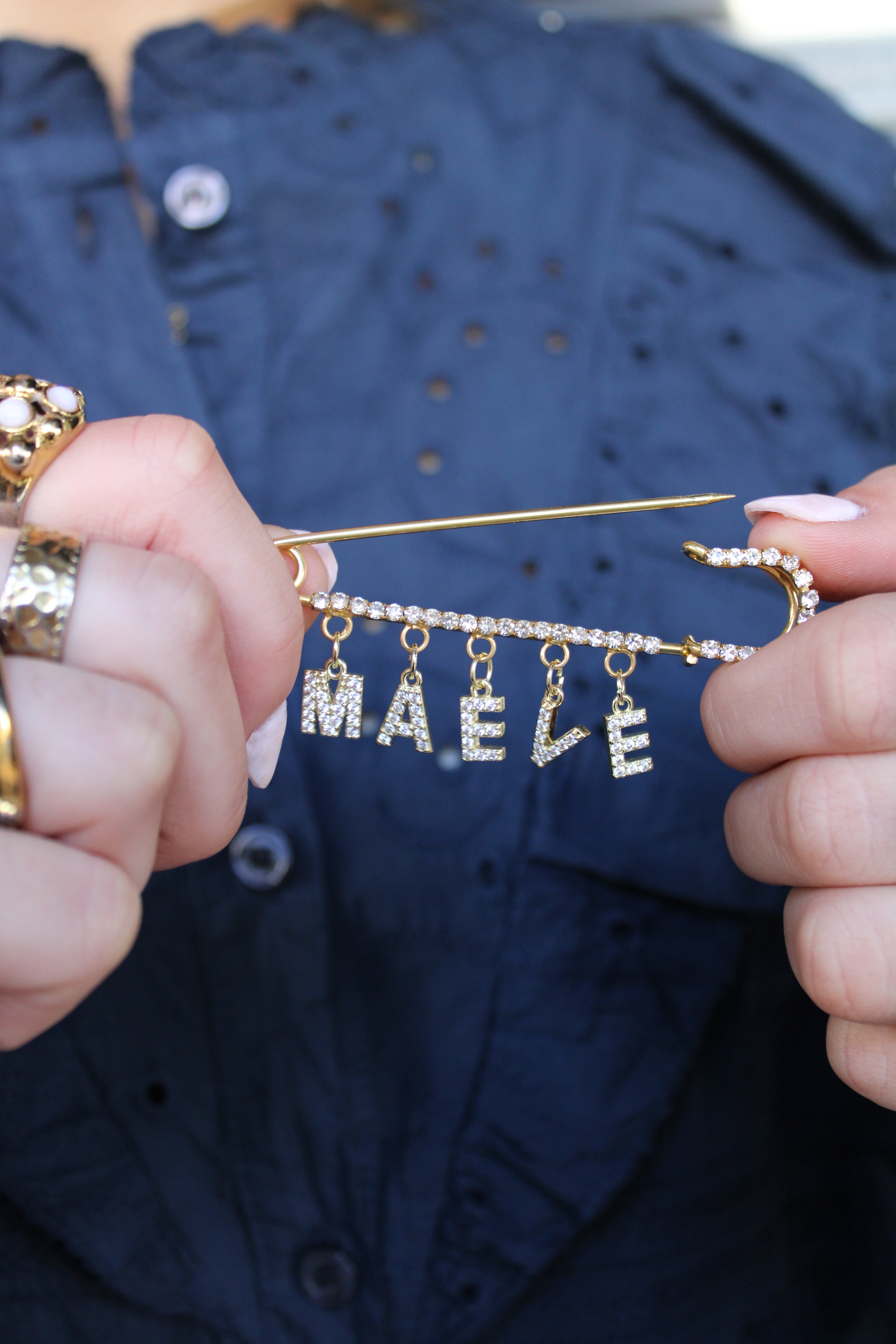Maeve broche